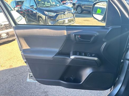 Used 2022 Toyota Tacoma SR5 image 32