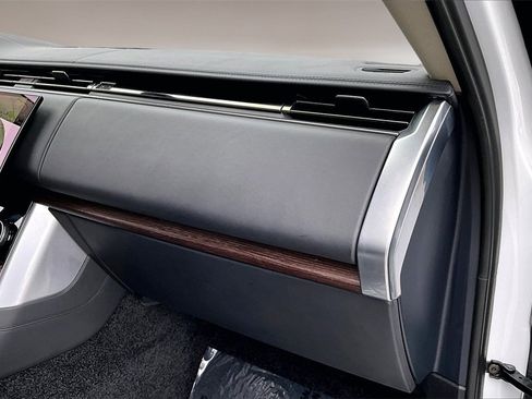 Used 2023 Land Rover Range Rover SE image 24