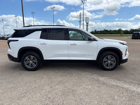 New 2026 Chevrolet Traverse LT w/ Driver Confidence Package FWD image 7