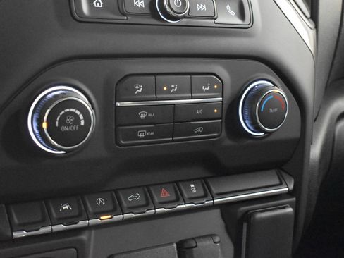 Used 2022 Chevrolet Silverado 1500 Custom w/ LPO, Dark Essentials Package AWD/4WD image 17
