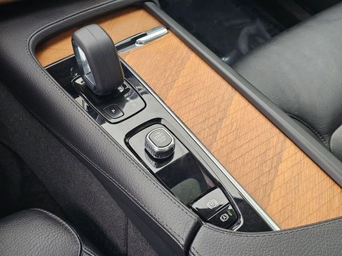 Used 2022 Volvo XC90 T8 Inscription Expression w/ Advanced Package image 35