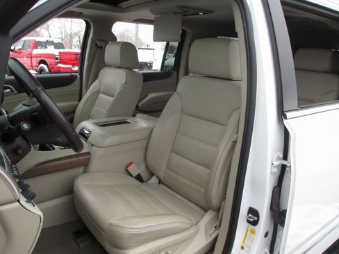 Used 2020 GMC Yukon XL Denali w/ Open Road Package image 21