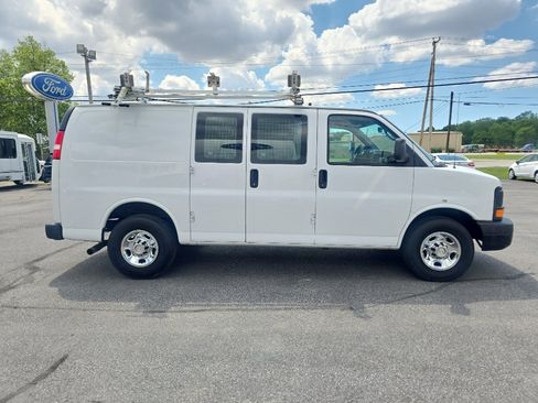 Used 2015 Chevrolet Express 2500 RWD image 5