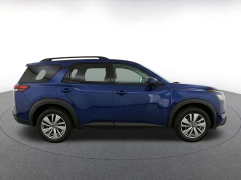 Used 2025 Nissan Pathfinder SV AWD/4WD image 10