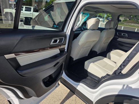 Used 2017 Ford Explorer Platinum AWD/4WD image 15