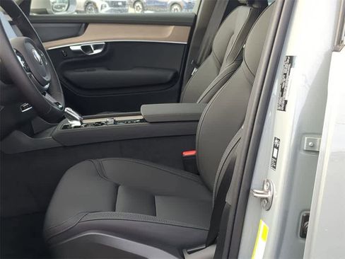 New 2026 Volvo XC90 B6 Plus w/ Protection Package Premier image 15