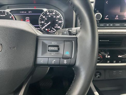 Used 2025 Nissan Rogue SV FWD image 49
