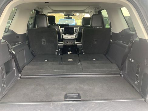 Used 2025 Ford Expedition Platinum image 11