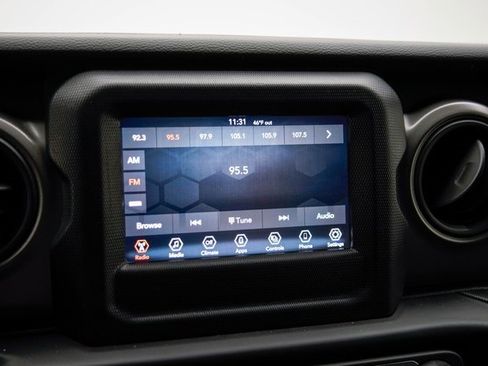 Used 2023 Jeep Wrangler Willys image 28