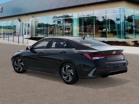 New 2026 Hyundai Elantra Limited FWD image 5