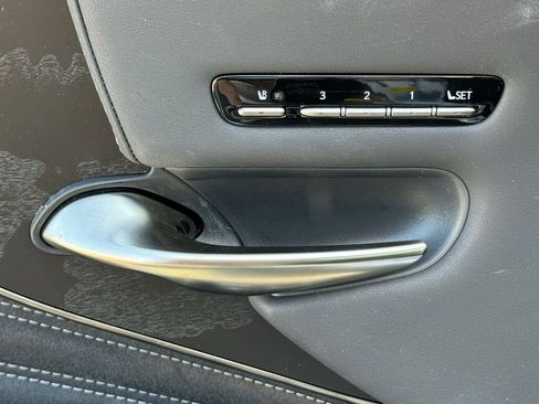 Used 2024 Lexus LS 500 RWD image 17