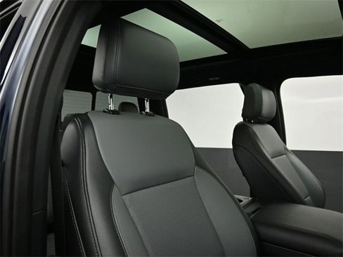 Used 2024 Ford F150 Lightning Lariat image 32