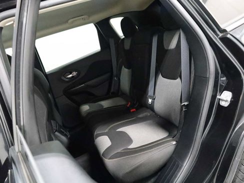Used 2014 Jeep Cherokee Latitude w/ Cold Weather Group FWD image 33
