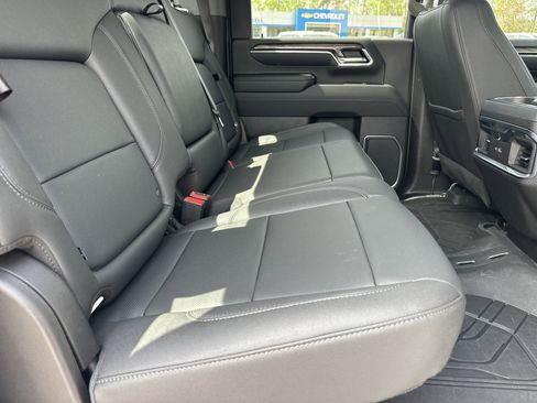 Used 2024 Chevrolet Silverado 2500 LTZ w/ LTZ Convenience Package image 16