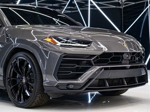 Used 2022 Lamborghini Urus image 5