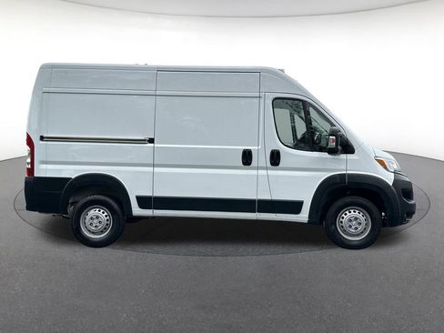 Used 2025 RAM ProMaster 2500 w/ Convenience Group FWD image 7