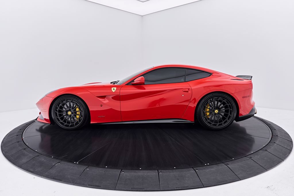 Used 2016 Ferrari F12 Berlinetta RWD image 15