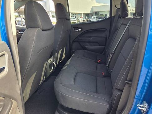 Used 2022 Chevrolet Colorado LT w/ Safety Package RWD image 11