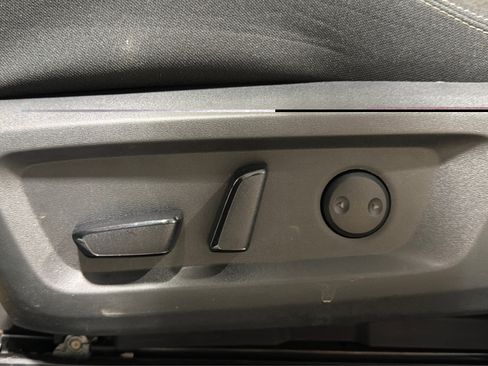 Used 2023 Nissan Rogue SV AWD/4WD image 18