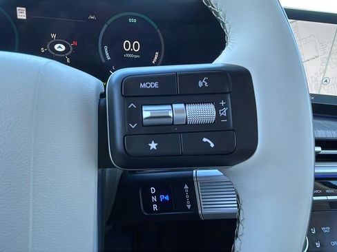 Used 2025 Hyundai Santa Fe Calligraphy image 24