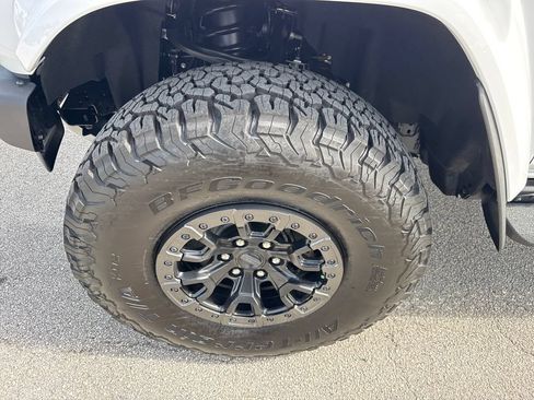 Used 2025 Ford Bronco Raptor AWD/4WD image 11