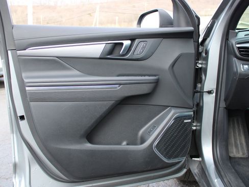 Used 2025 Buick Enclave Preferred image 12