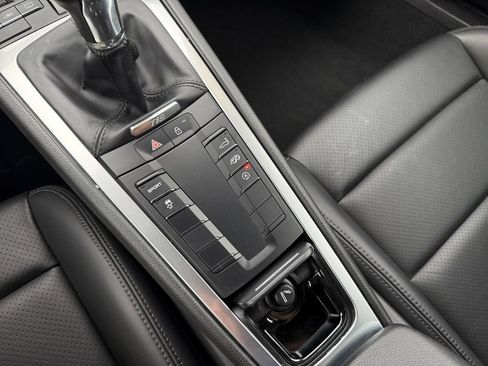 Used 2019 Porsche 718 Cayman RWD image 25