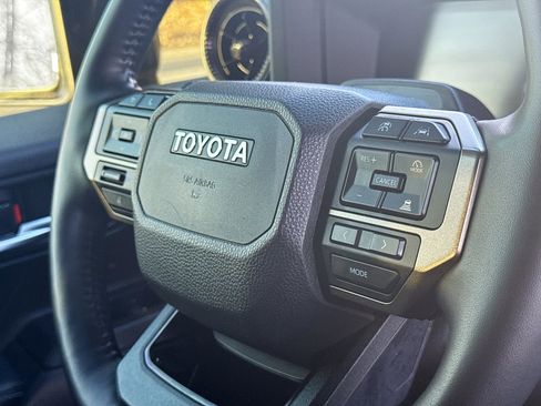 Used 2025 Toyota Land Cruiser image 33