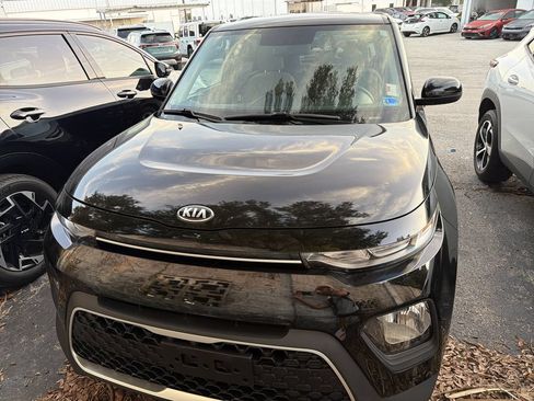 Certified 2021 Kia Soul LX FWD image 2