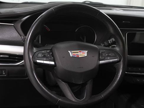 Used 2022 Cadillac XT4 Premium Luxury AWD/4WD image 7