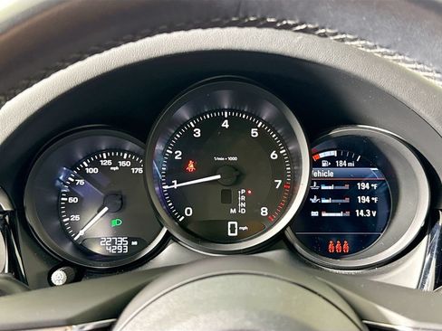 Certified 2023 Porsche Macan AWD/4WD image 13
