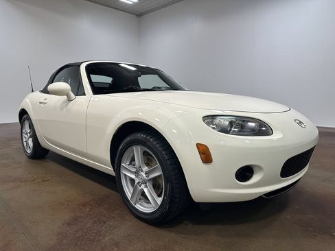 Used 2007 MAZDA MX-5 Miata Sport RWD image 36