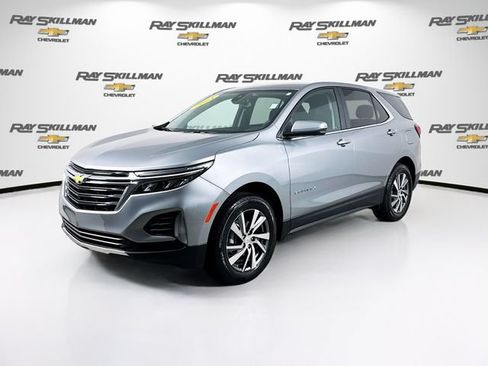 Used 2024 Chevrolet Equinox LT AWD/4WD image 3