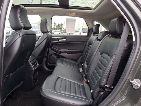 Certified 2022 Ford Edge SEL w/ Convenience Package AWD/4WD image 12