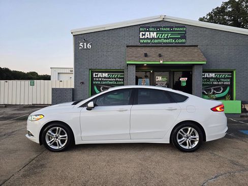 Used 2018 Ford Fusion SE image 14