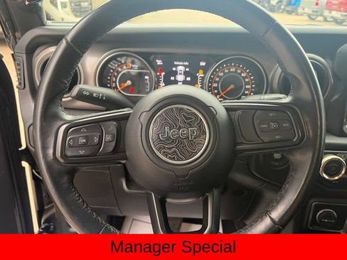 Used 2021 Jeep Gladiator Sport AWD/4WD image 16