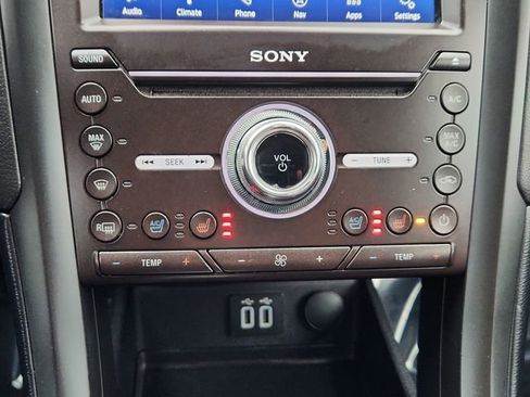 Used 2020 Ford Fusion Titanium image 43