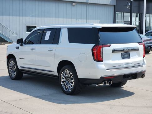 Used 2023 GMC Yukon XL Denali Ultimate w/ LPO, Floor Liner Package AWD/4WD image 11