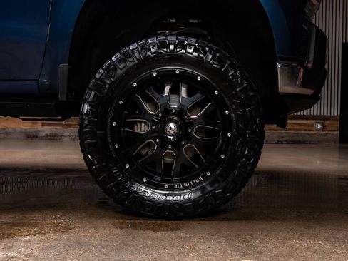 Used 2020 Chevrolet Silverado 1500 LT w/ Fleet Comfort Package AWD/4WD image 11