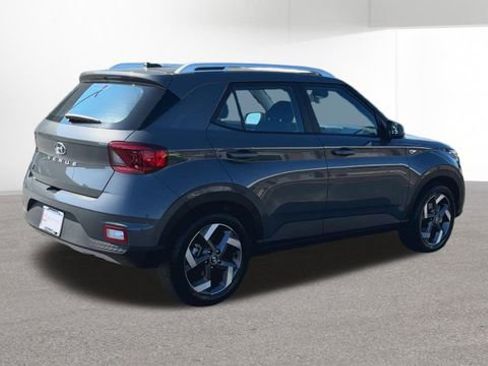 New 2026 Hyundai Venue SEL FWD image 9