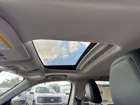 New 2025 Ford Maverick Lariat w/ Black Appearance Package image 27