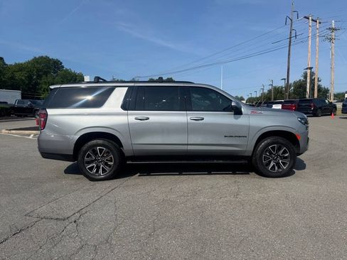 Used 2024 Chevrolet Suburban Z71 w/ Luxury Package AWD/4WD image 8