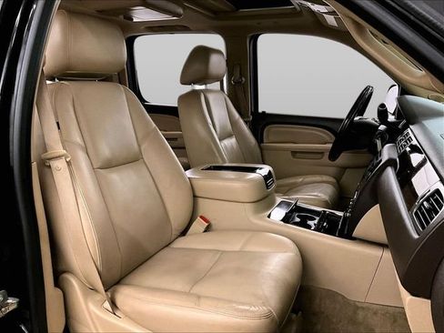 Used 2011 GMC Yukon XL Denali AWD/4WD image 8