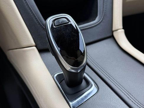 Used 2017 Cadillac XT5 FWD w/ LPO, Wheel Lock Package image 15