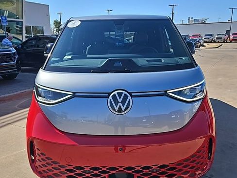 Used 2025 Volkswagen ID. Buzz Pro S Plus image 2