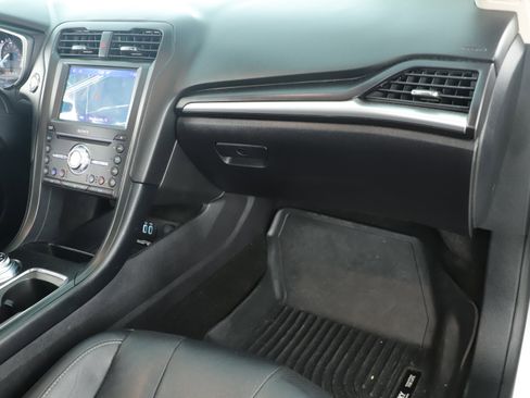 Used 2019 Ford Fusion Titanium image 16