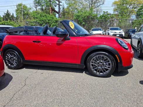 Used 2025 MINI Cooper S FWD image 9
