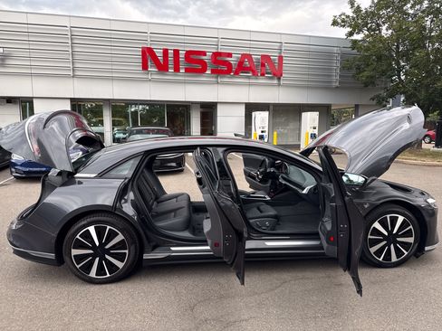 Used 2024 Lucid Air Touring AWD/4WD image 16