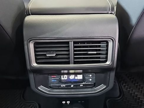 New 2026 Volkswagen Atlas SE FWD image 18