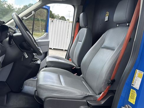 Used 2019 Ford Transit 250 148 Medium Roof RWD image 17